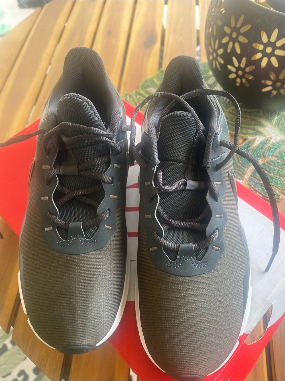 Men's/Women’s Nike Olive Green Athletic Sneakers -